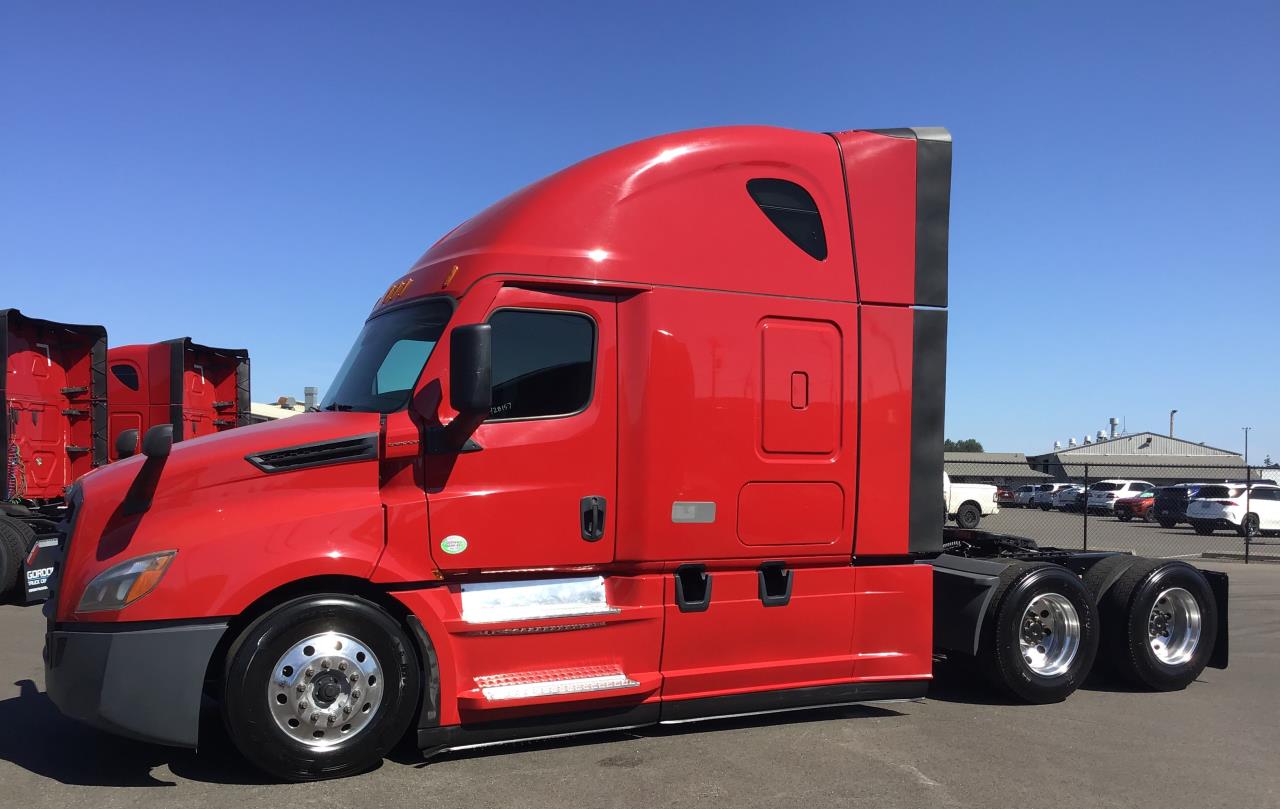 2022 Freightliner Cascadia in Pacific, WA