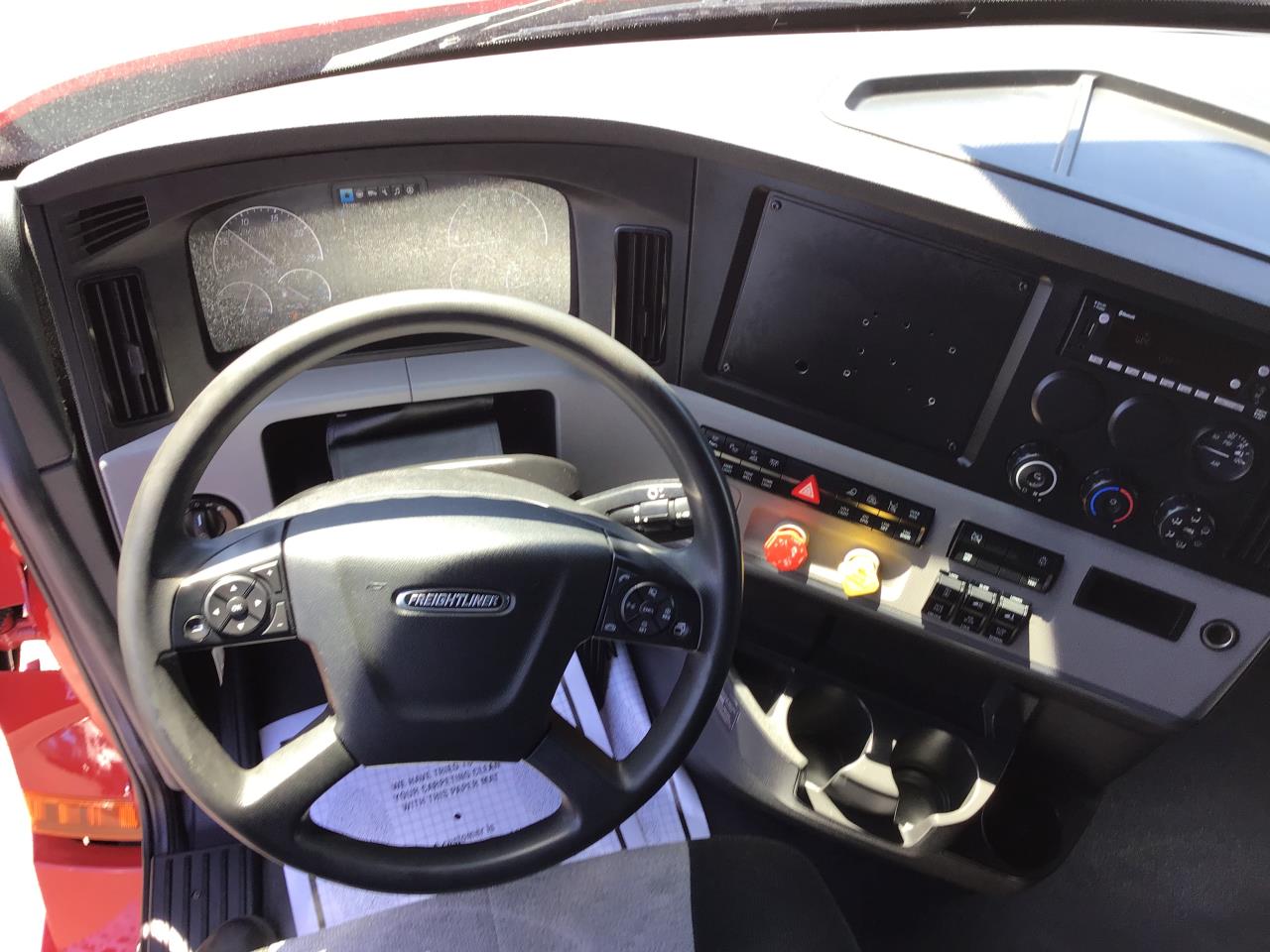 2022 Freightliner Cascadia in Pacific, WA — photo 7
