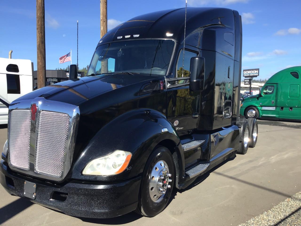 2021 Kenworth T680 in Pacific, WA — photo 2