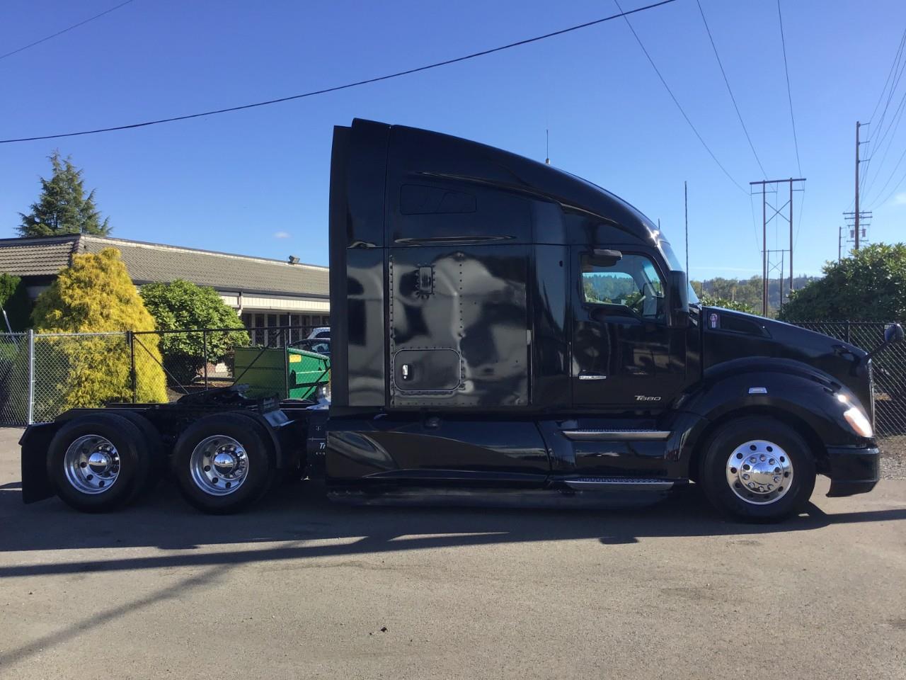 2021 Kenworth T680 in Pacific, WA — photo 3