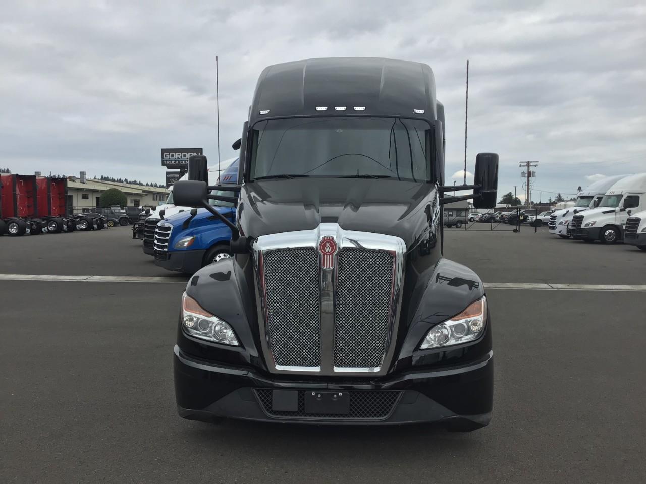 2023 Kenworth T680 in Pacific, WA — photo 2