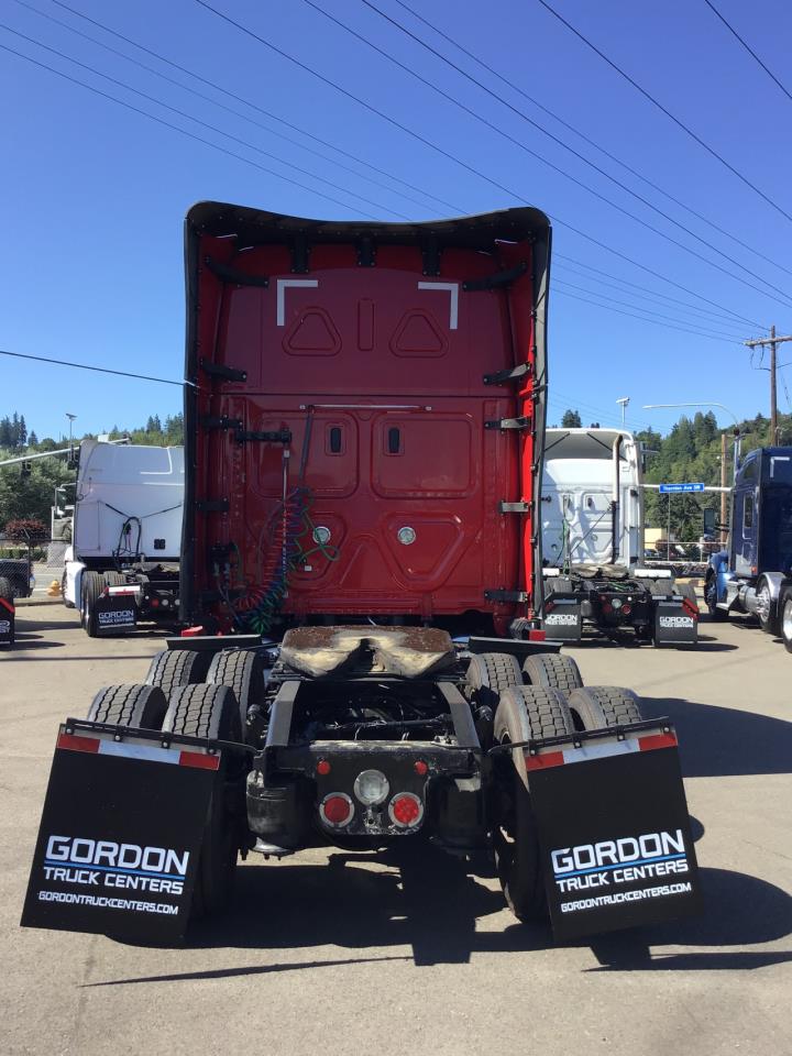 2022 Freightliner Cascadia in Spokane, WA — photo 3
