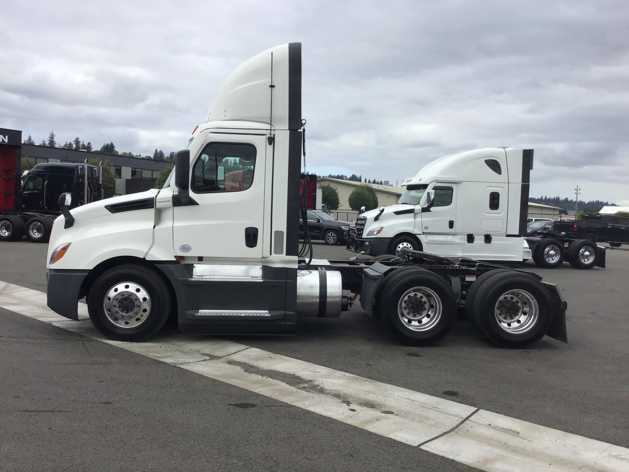 2022 Freightliner Cascadia in Pacific, WA