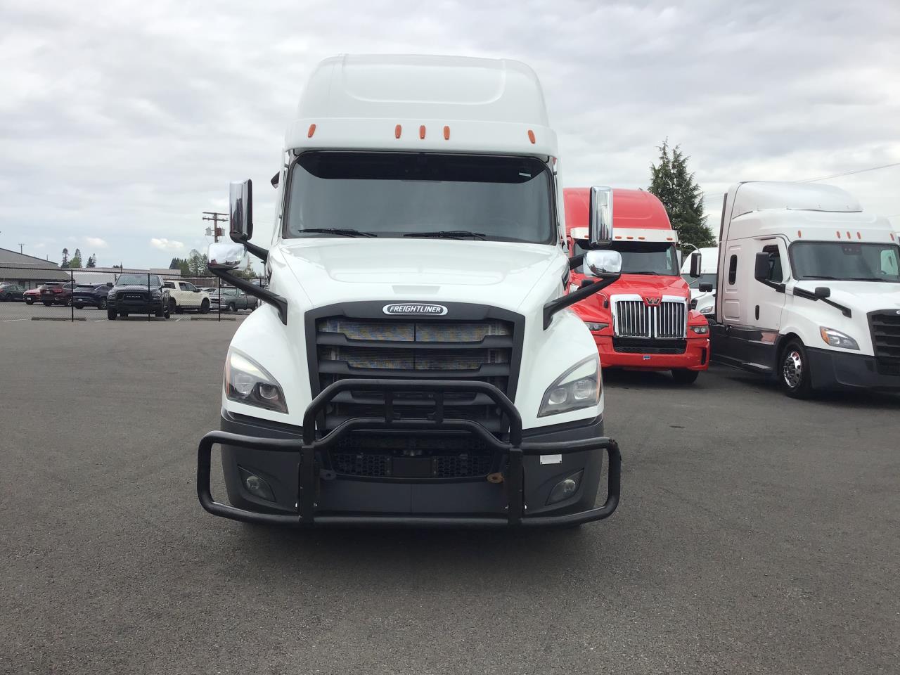 2024 Freightliner Cascadia in Pacific, WA — photo 2