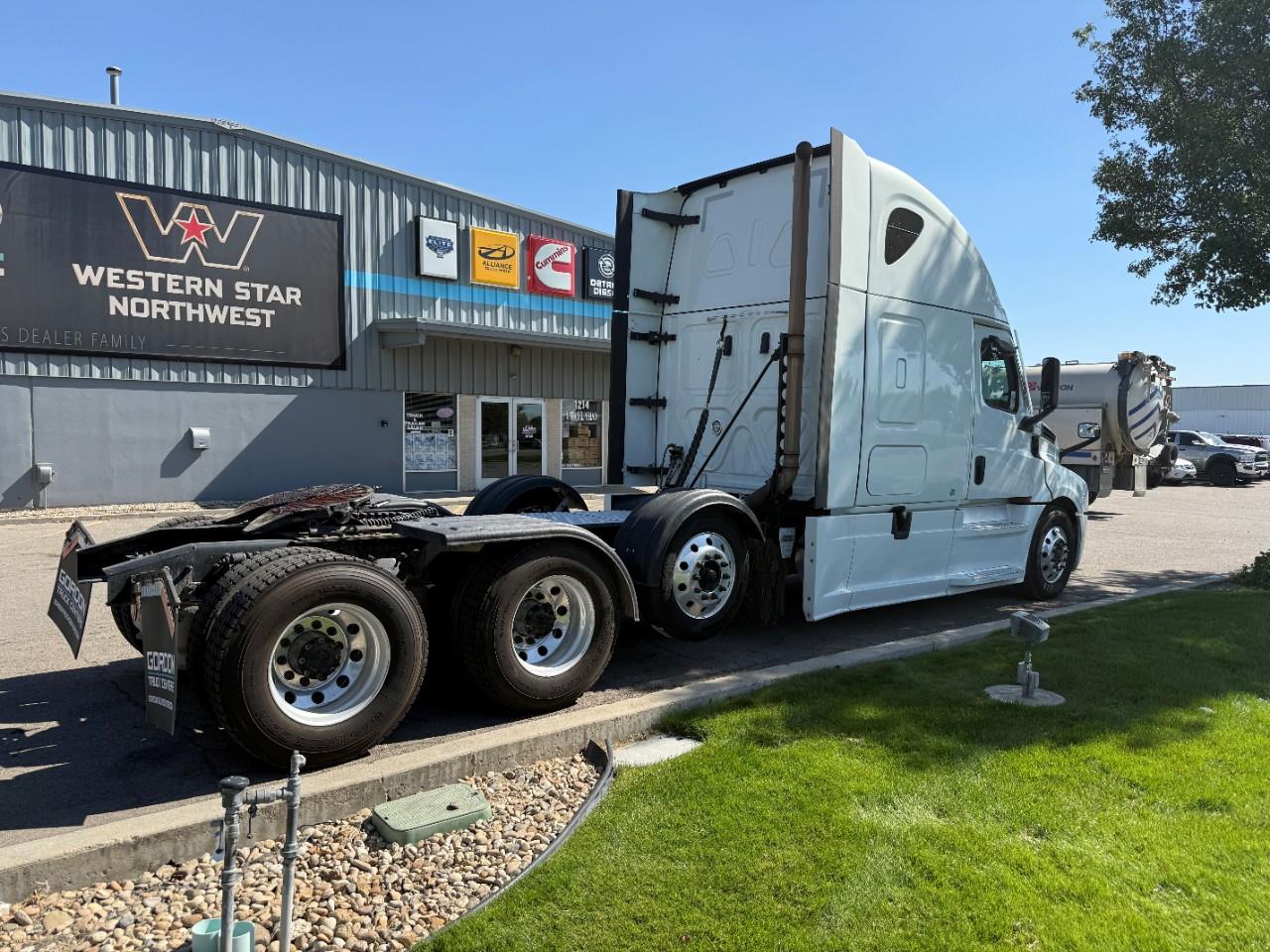 2023 Freightliner Cascadia in Nampa, ID — photo 4