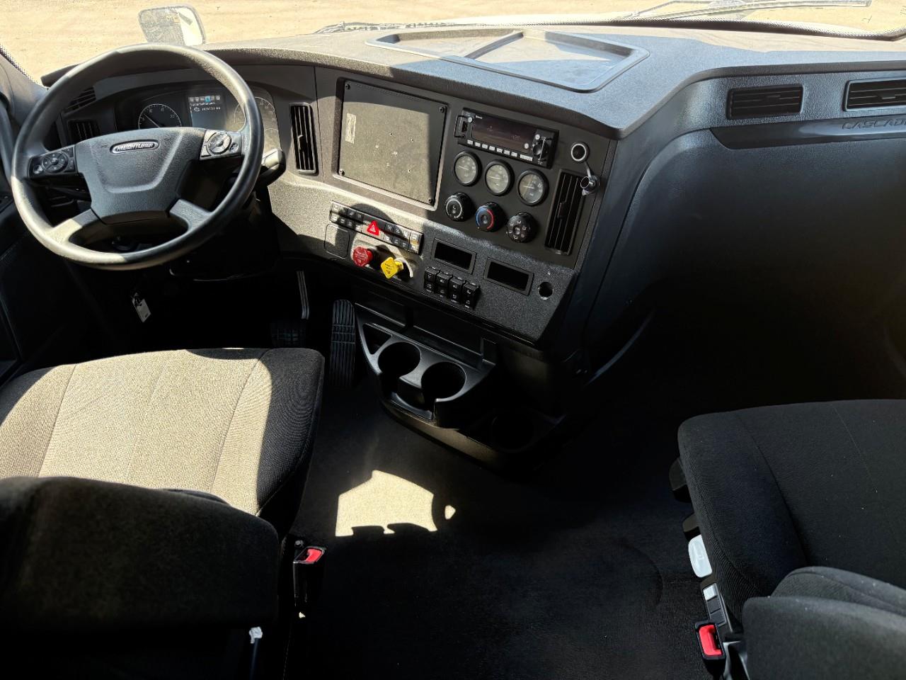 2023 Freightliner Cascadia in Nampa, ID — photo 6