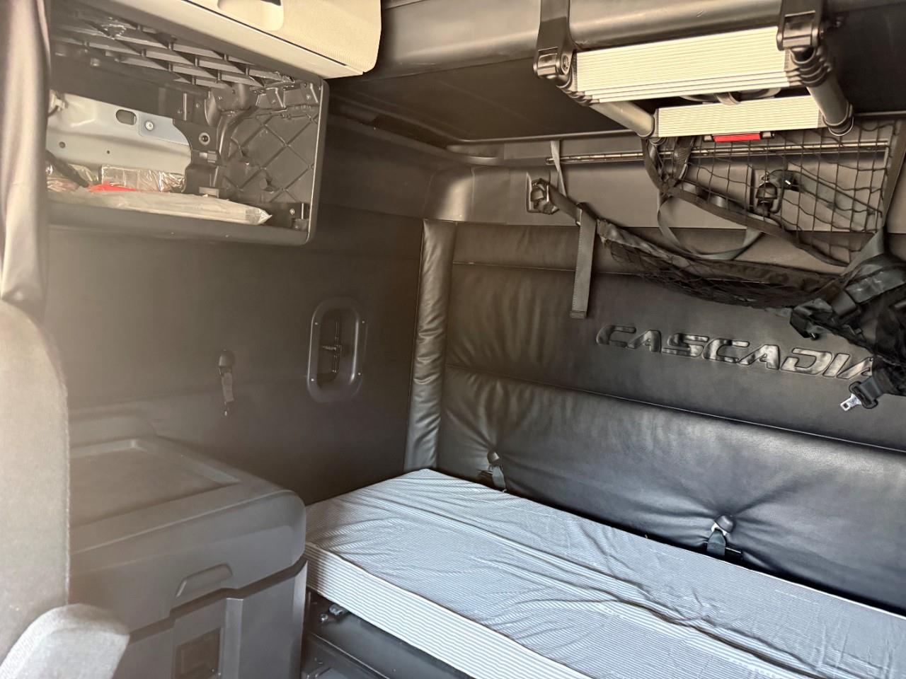 2023 Freightliner Cascadia in Nampa, ID — photo 7