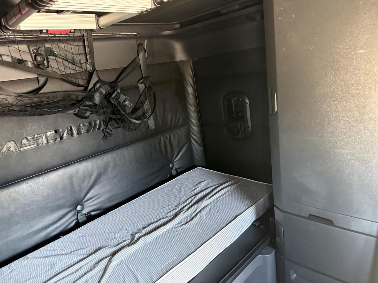 2023 Freightliner Cascadia in Nampa, ID — photo 8