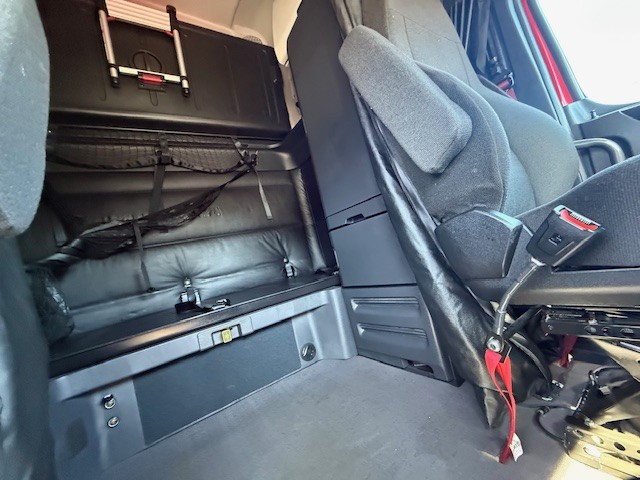 2024 Freightliner Cascadia in Ridgefield, WA — photo 6