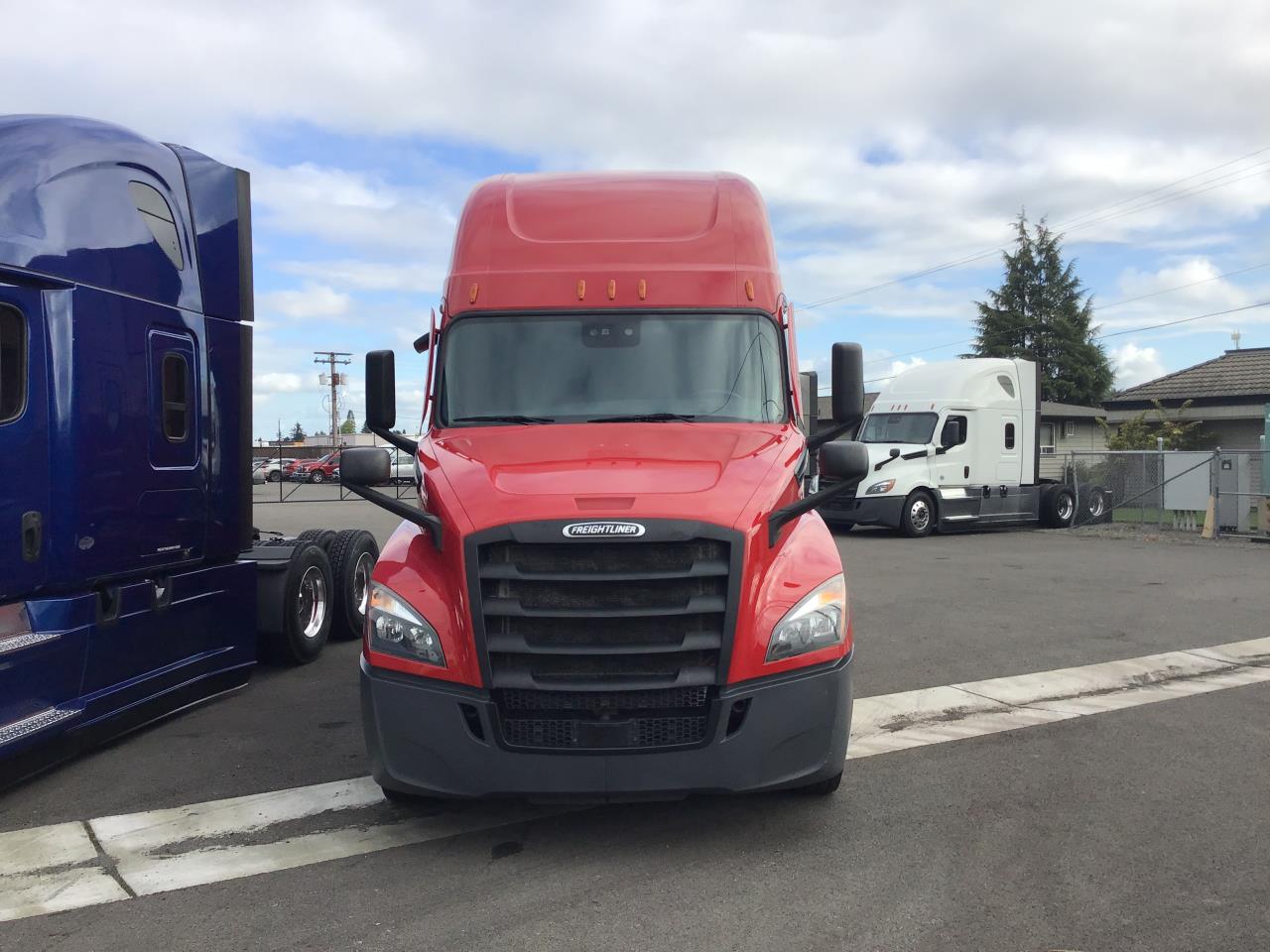 2023 Freightliner Cascadia in Pacific, WA — photo 2