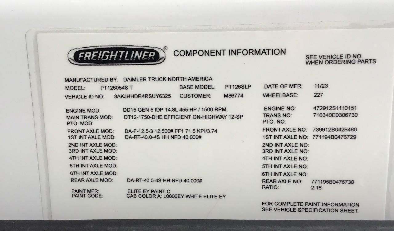 2024 Freightliner Cascadia in Pacific, WA — photo 5