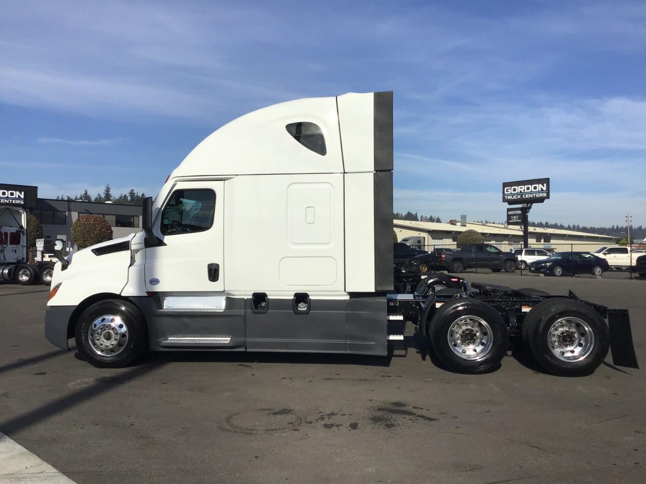 2024 Freightliner Cascadia in Pacific, WA — photo 4