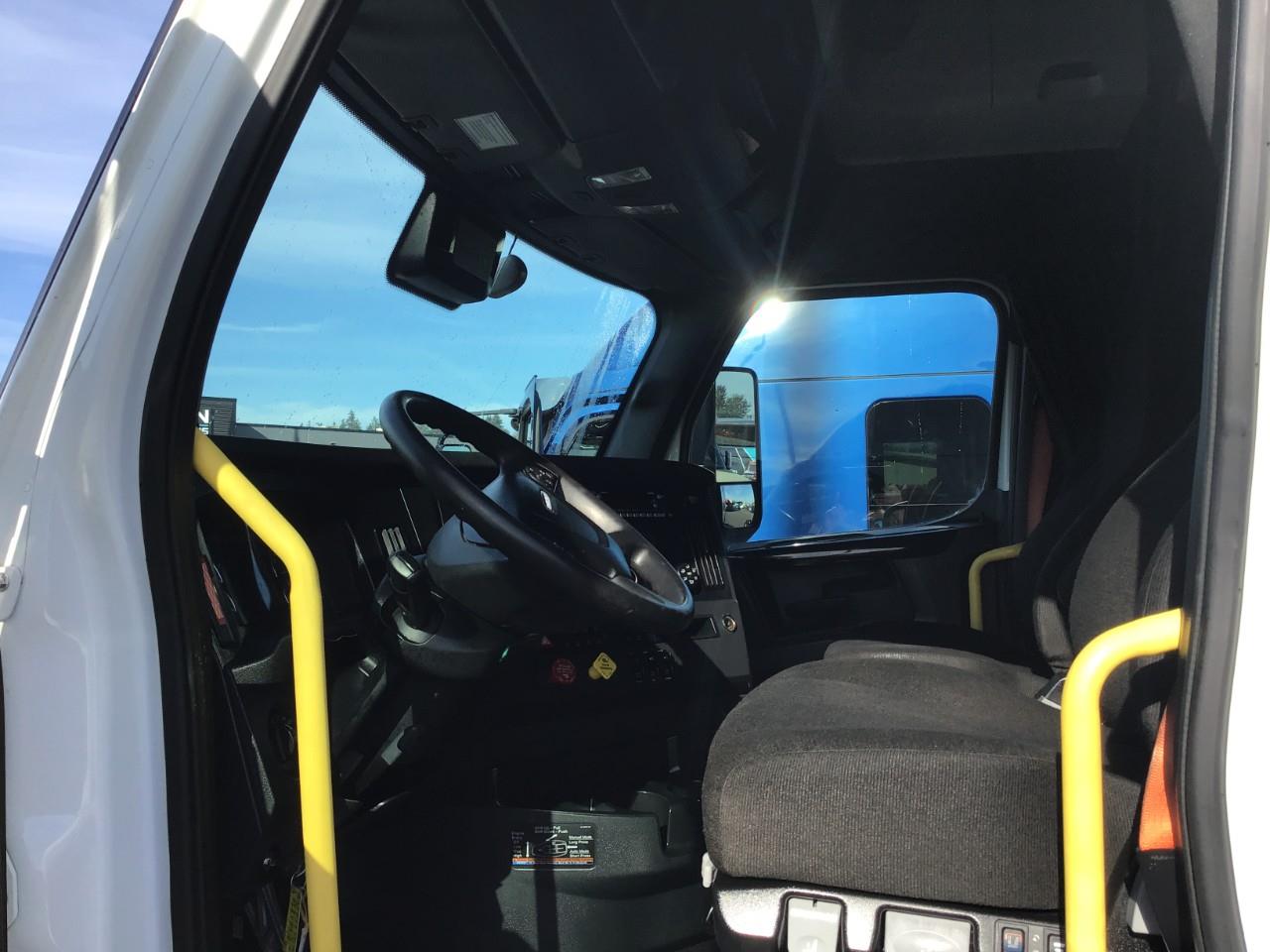 2024 Freightliner Cascadia in Pacific, WA — photo 6